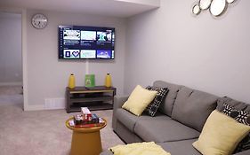Deluxe 2 Bedroom Suite With*Netflix/Cable/Prime